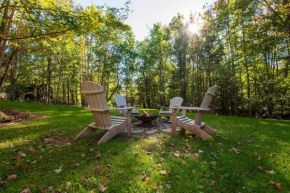 Retro Retreat Charming Home with Hot Tub & Fire Pit